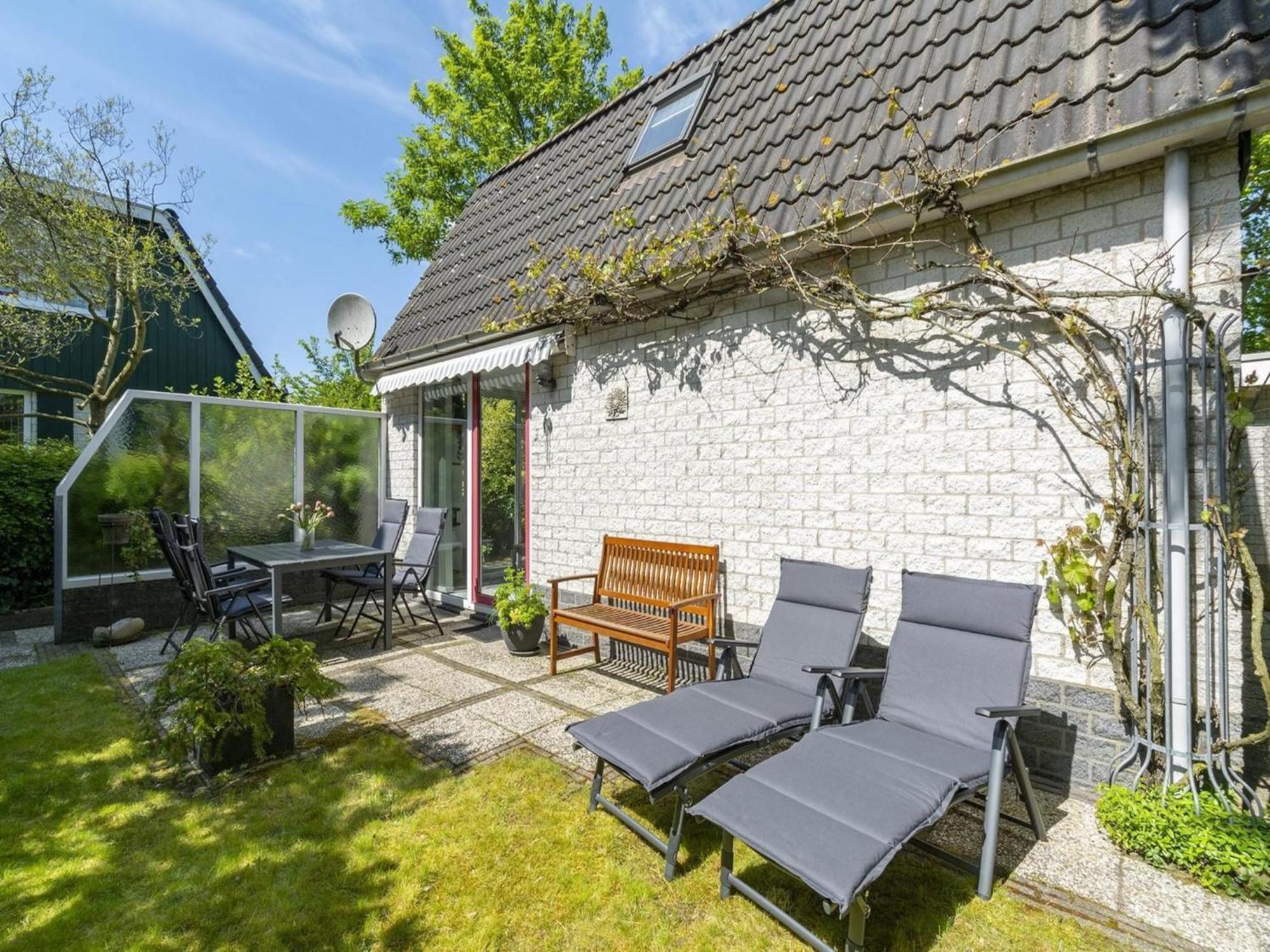 Cozy Holiday Home With Pool Sint Maartensvlotbrug Zewnętrze zdjęcie